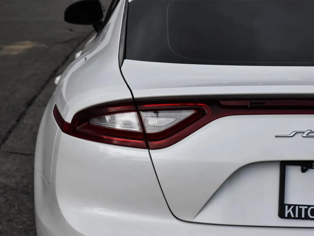 Kia Stinger * GT* Обдух* 360CAM* PANO* BLIND SPOTS* - автомобили, коли, обяви за нови и употребявани 5