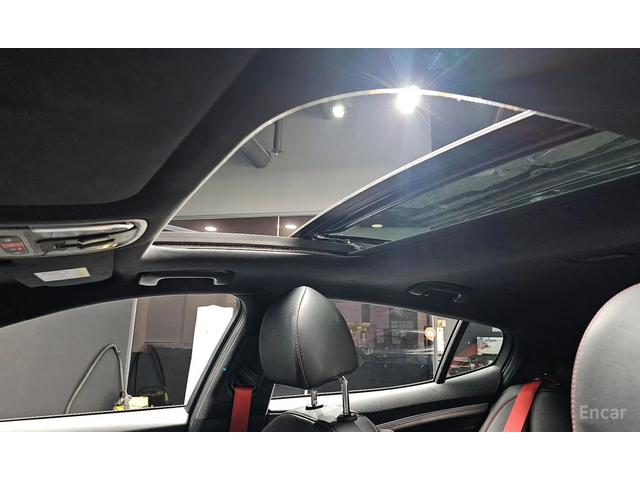 Kia Stinger 3.3GT AWD Acro Edition* HEAD-UP* HARMAN KARDON* 36 - автомобили, коли, обяви за нови и употребявани 15