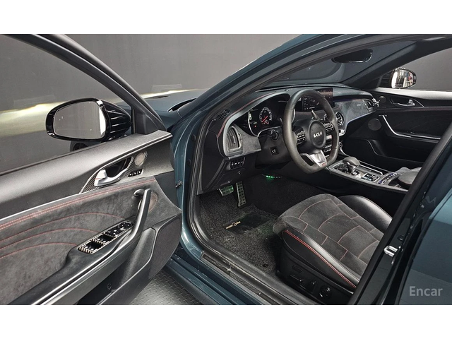 Kia Stinger 3.3GT AWD Acro Edition* HEAD-UP* HARMAN KARDON* 36 - автомобили, коли, обяви за нови и употребявани 5