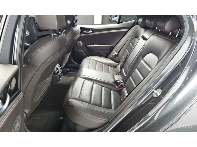 Kia Stinger PLATINUM* BREMBO* HEAD-UP* 360 КАМЕРИ* ОБДУХВАНЕ - автомобили, коли, обяви за нови и употребявани 13