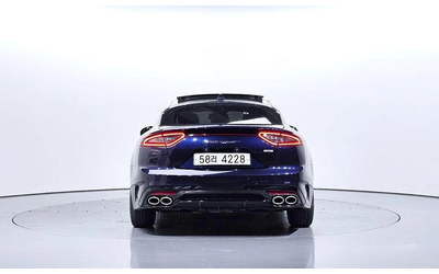 kia-stinger - 3