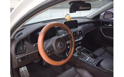 kia-stinger - 3