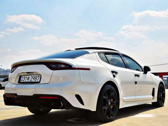 Kia Stinger 2.0 Turbo 2WD * НАЙ-ДОБРА ЦЕНА В БЪЛГАРИЯ* - автомобили, коли, обяви за нови и употребявани 7