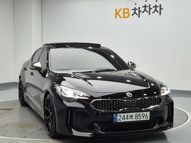 Kia Stinger GT 3.3 TURBO - автомобили, коли, обяви за нови и употребявани 0