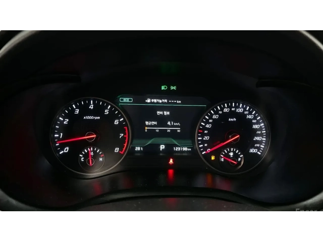 Kia Stinger 3.3 GT / ПАНОРАМА / 360 КАМЕРИ / ОБДУХВАНЕ / FULL! - автомобили, коли, обяви за нови и употребявани 9