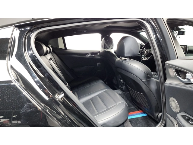 Kia Stinger 3.3 GT TURBO* ОБДУХ* 360* HUD* ПАНО - автомобили, коли, обяви за нови и употребявани 11