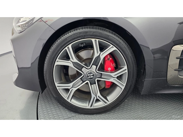Kia Stinger 3.3 GT TURBO* ОБДУХ* 360* HUD* ПАНОРАМА* - автомобили, коли, обяви за нови и употребявани 4
