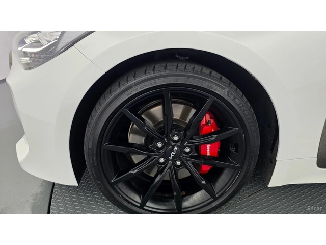 Kia Stinger 3.3 GT Acro Edition* АЛКАНТАРА* HUD* 360 - автомобили, коли, обяви за нови и употребявани 4