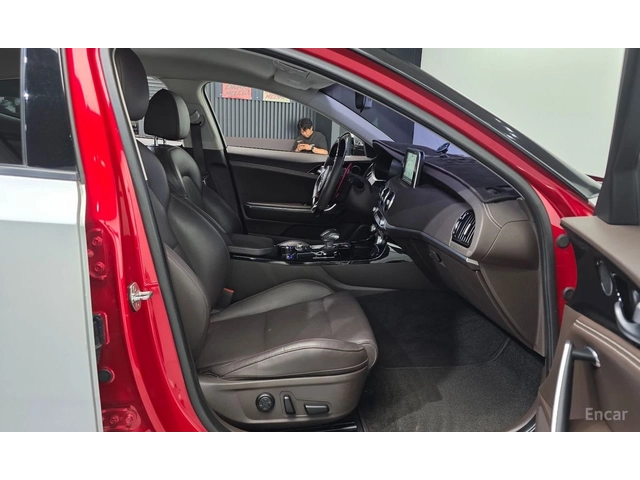 Kia Stinger 3.3* TURBO* AWD* ОБДУХВАНЕ* ХЕДЪП* 360КАМЕРА* - автомобили, коли, обяви за нови и употребявани 13