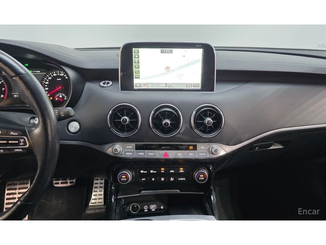 Kia Stinger 3.3* TURBO* ПОДГРЕВ* ОБДУХВАНЕ* ХЕДЪП* LANE* ASSIS - автомобили, коли, обяви за нови и употребявани 9