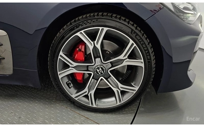 kia-stinger - 4