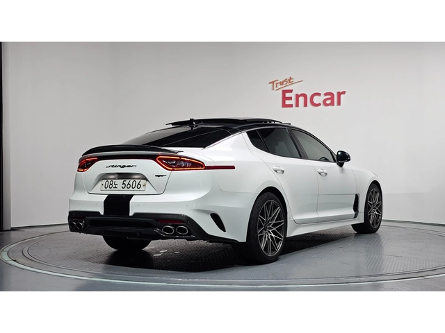 Kia Stinger 3.3 Turbo - автомобили, коли, обяви за нови и употребявани 1