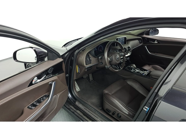 Kia Stinger 2.2 Diesel 2WD - автомобили, коли, обяви за нови и употребявани 4