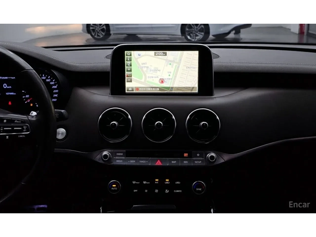 Kia Stinger 2.0 Turbo AWD Platinum - автомобили, коли, обяви за нови и употребявани 11