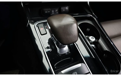Kia Stinger 2.0 Turbo AWD Platinum - автомобили, коли, обяви за нови и употребявани 8