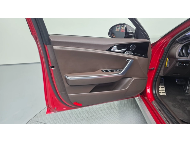 Kia Stinger 3.3 Turbo AWD GT - автомобили, коли, обяви за нови и употребявани 9