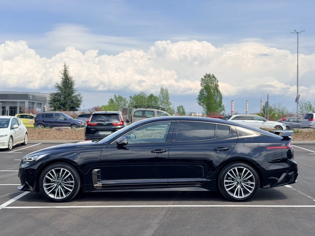 Kia Stinger 2.2CRDI-GT-Line-Лизинг през Уникредит - автомобили, коли, обяви за нови и употребявани 3
