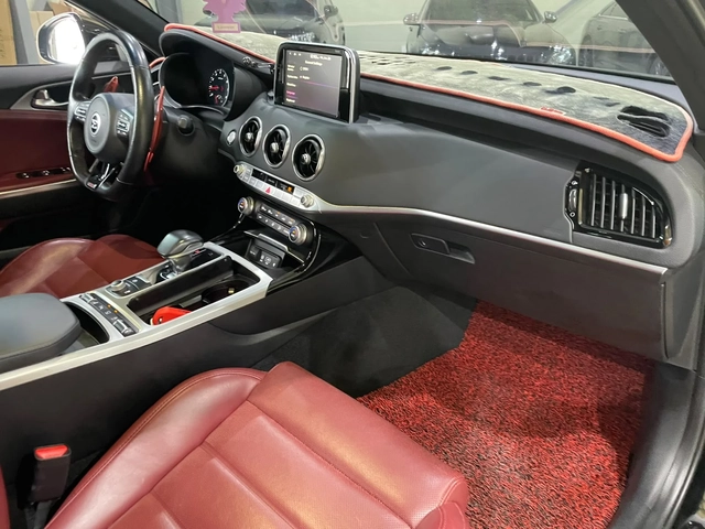 Kia Stinger 3.3 Turbo AWD ! GT ! - автомобили, коли, обяви за нови и употребявани 9