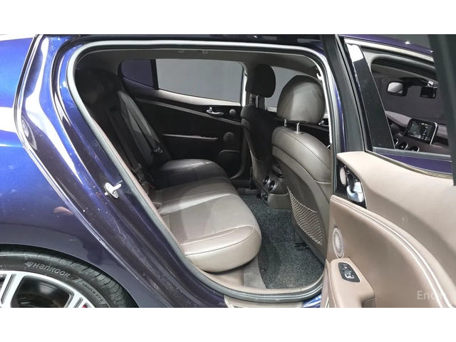 Kia Stinger MASTERS 4X4 - автомобили, коли, обяви за нови и употребявани 9