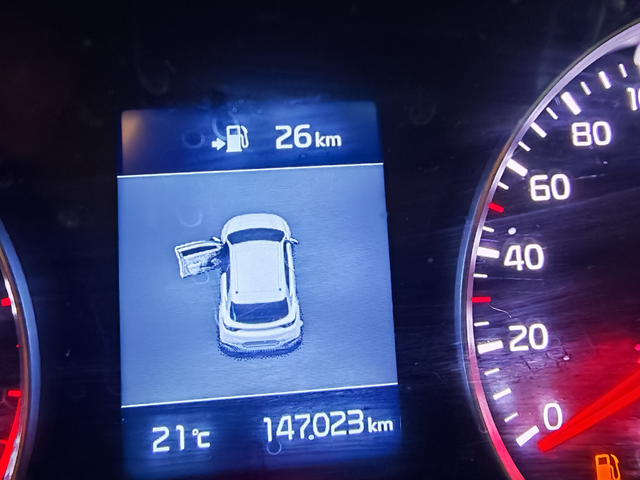 Kia Stonic 1.6CRDI-КАМЕРА-CAR PLAY-ANDROID AUTO - автомобили, коли, обяви за нови и употребявани 13