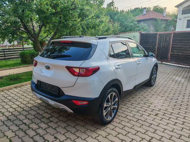 Kia Stonic 1.6CRDI-КАМЕРА-CAR PLAY-ANDROID AUTO - автомобили, коли, обяви за нови и употребявани 3