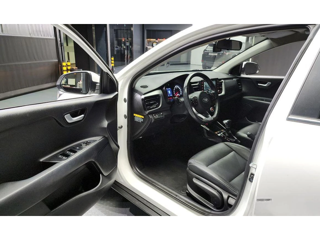 Kia Stonic 1.4 Trendy * НАЙ-ДОБРА ЦЕНА В БЪЛГАРИЯ* - автомобили, коли, обяви за нови и употребявани 9