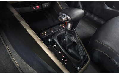 Kia Stonic Diesel 1.6 Prestige * НАЙ-ДОБРА ЦЕНА В БЪЛГАРИЯ* - автомобили, коли, обяви за нови и употребявани 7