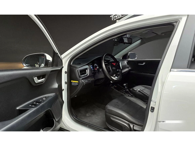 Kia Stonic Diesel 1.6 Trendy * НАЙ-ДОБРА ЦЕНА В БЪЛГАРИЯ* - автомобили, коли, обяви за нови и употребявани 10