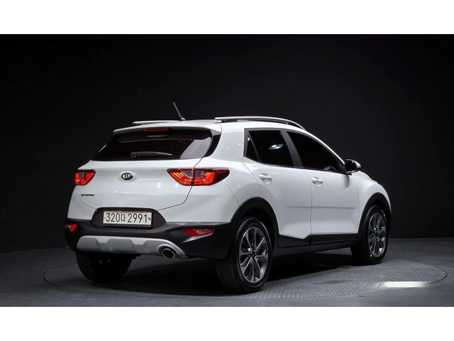 Kia Stonic Diesel 1.6 Trendy * НАЙ-ДОБРА ЦЕНА В БЪЛГАРИЯ* - автомобили, коли, обяви за нови и употребявани 1