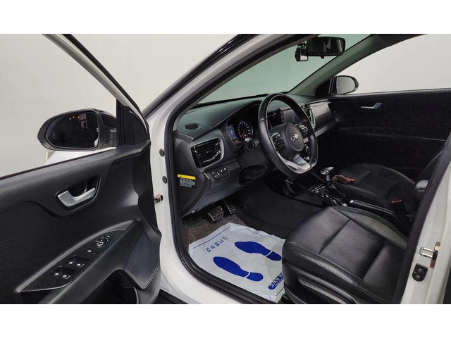 Kia Stonic Diesel 1.6 Prestige * НАЙ-ДОБРА ЦЕНА В БЪЛГАРИЯ* - автомобили, коли, обяви за нови и употребявани 9