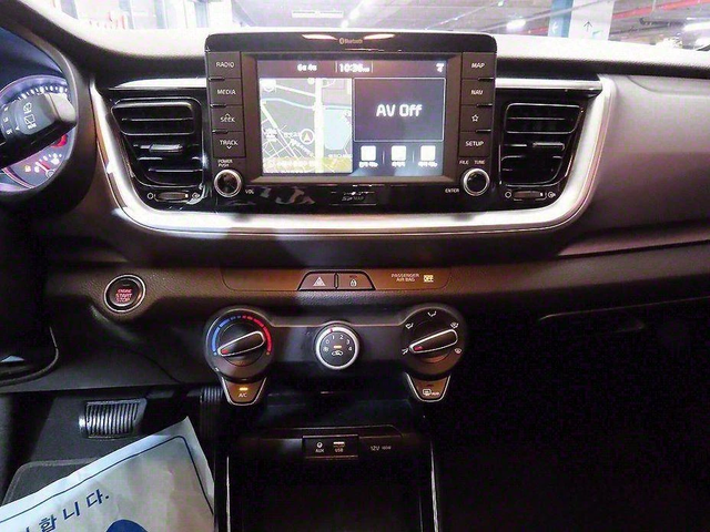 Kia Stonic Diesel 1.6 Trendy * НАЙ-ДОБРА ЦЕНА В БЪЛГАРИЯ* - автомобили, коли, обяви за нови и употребявани 10