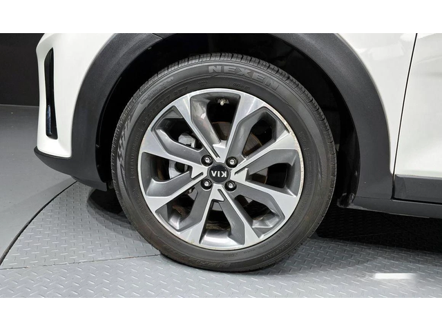 Kia Stonic Diesel 1.6 Prestige * НАЙ-ДОБРА ЦЕНА В БЪЛГАРИЯ* - автомобили, коли, обяви за нови и употребявани 4