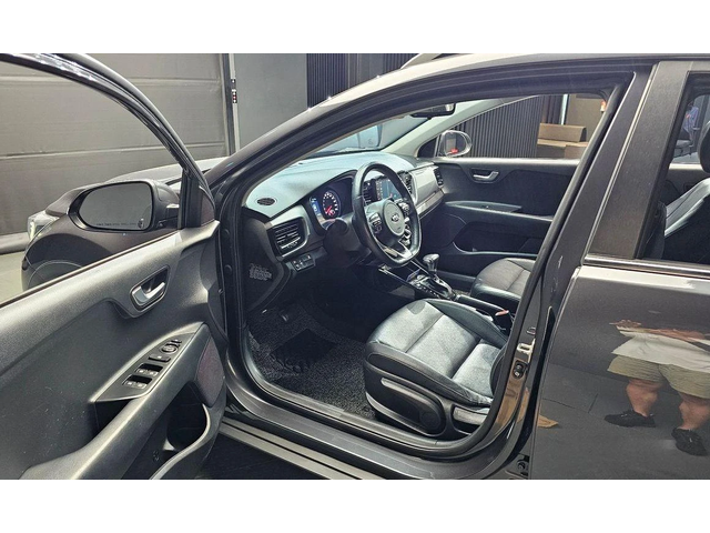 Kia Stonic Diesel 1.6 Trendy * НАЙ-ДОБРА ЦЕНА В БЪЛГАРИЯ* - автомобили, коли, обяви за нови и употребявани 10