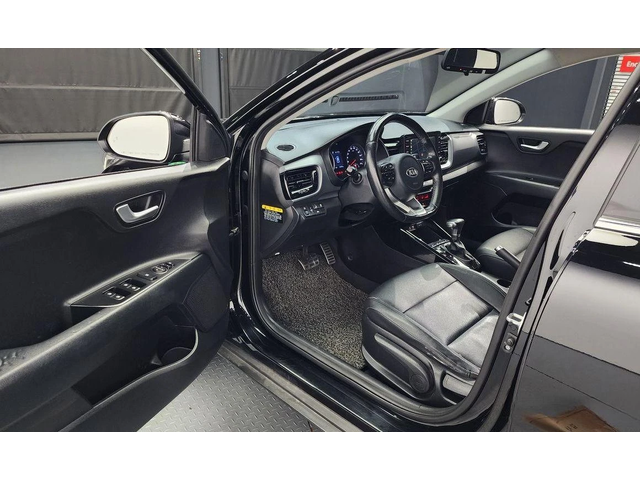 Kia Stonic Diesel 1.6 Prestige * НАЙ-ДОБРА ЦЕНА В БЪЛГАРИЯ* - автомобили, коли, обяви за нови и употребявани 9