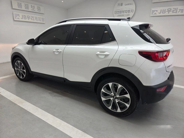 Kia Stonic Diesel 1.6 Prestige * НАЙ-ДОБРА ЦЕНА В БЪЛГАРИЯ* - автомобили, коли, обяви за нови и употребявани 3