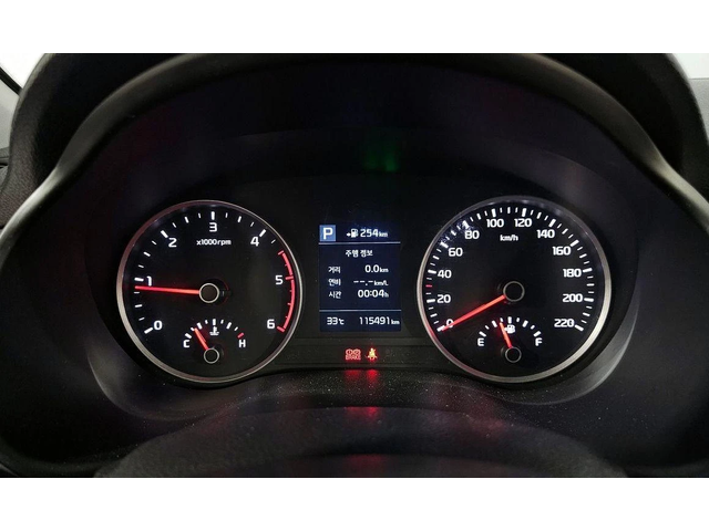 Kia Stonic Diesel 1.6 Deluxe * НАЙ-ДОБРА ЦЕНА В БЪЛГАРИЯ* - автомобили, коли, обяви за нови и употребявани 7