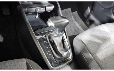 Kia Stonic Diesel 1.6 Deluxe * НАЙ-ДОБРА ЦЕНА В БЪЛГАРИЯ* - автомобили, коли, обяви за нови и употребявани 8