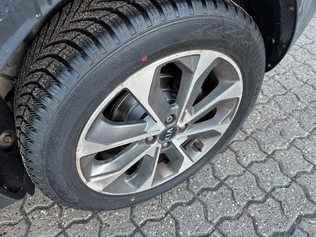 Kia Stonic 1.6d 110ps Vision - автомобили, коли, обяви за нови и употребявани 8