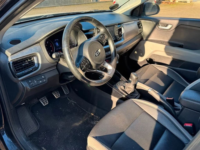 Kia Stonic 1.6d 110ps Vision - автомобили, коли, обяви за нови и употребявани 9