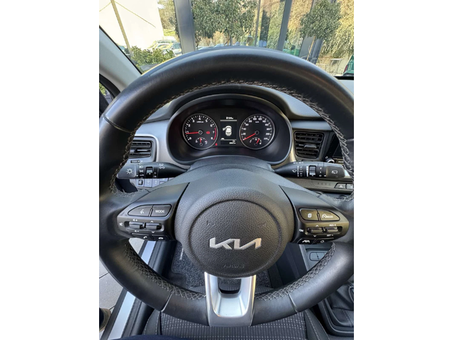 Kia Stonic - автомобили, коли, обяви за нови и употребявани 13