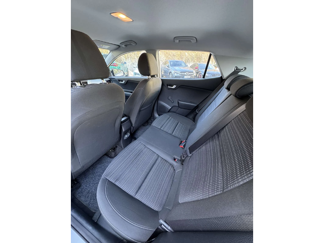 Kia Stonic - автомобили, коли, обяви за нови и употребявани 8