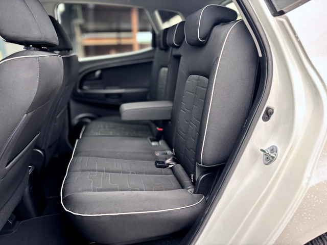 Kia Venga - автомобили, коли, обяви за нови и употребявани 12