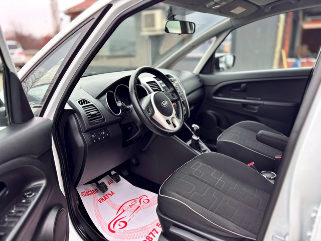 Kia Venga - автомобили, коли, обяви за нови и употребявани 8