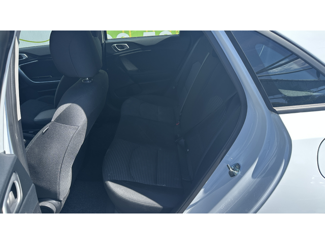 Kia XCeed 1.5 T-GDI в Гаранция - автомобили, коли, обяви за нови и употребявани 8