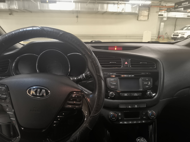 Kia XCeed 1.6 crdi 2015г. КАМЕРА - автомобили, коли, обяви за нови и употребявани 6