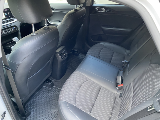 Kia XCeed 1.6 CRDI/ MHEV / Design / DCT7 - автомобили, коли, обяви за нови и употребявани 11