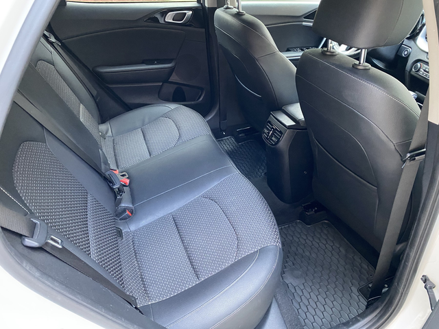 Kia XCeed 1.6 CRDI/ MHEV / Design / DCT7 - автомобили, коли, обяви за нови и употребявани 12