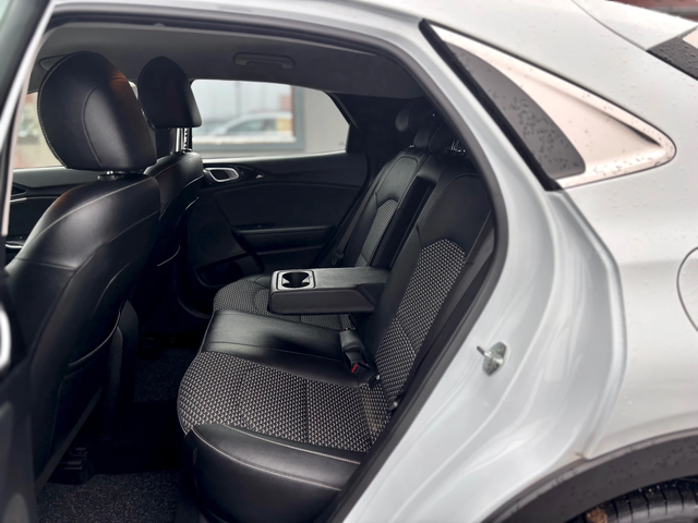 Kia XCeed Hybrid - автомобили, коли, обяви за нови и употребявани 13