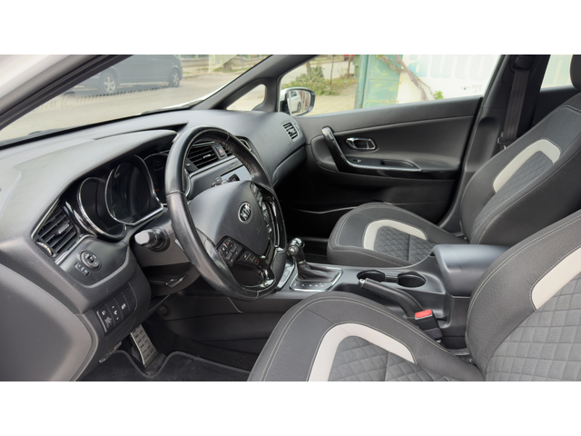 Kia XCeed GT Line - автомобили, коли, обяви за нови и употребявани 9