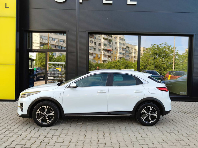 Kia xCeed SUV 141к.с. Plug-In Hybrid - автомобили, коли, обяви за нови и употребявани 4